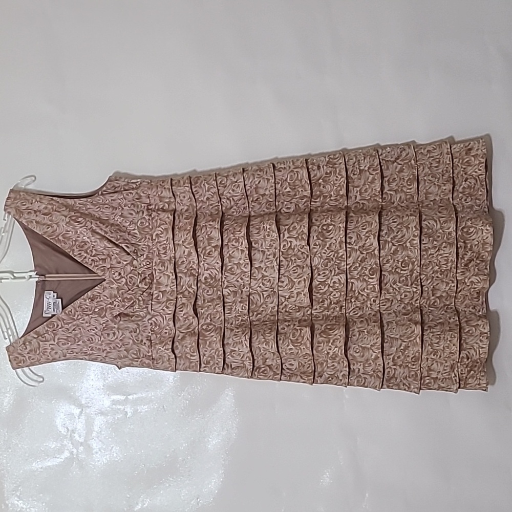 MAGGY L - Women's Beige Rose Patterned Sleeveless Cocktail Dress - Size‎ 10